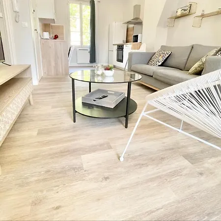 Arina & Julien Apartman *