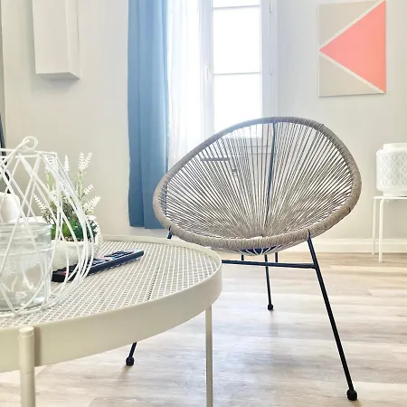 Arina & Julien Apartman *