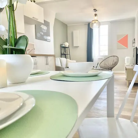 Arina & Julien Apartman *